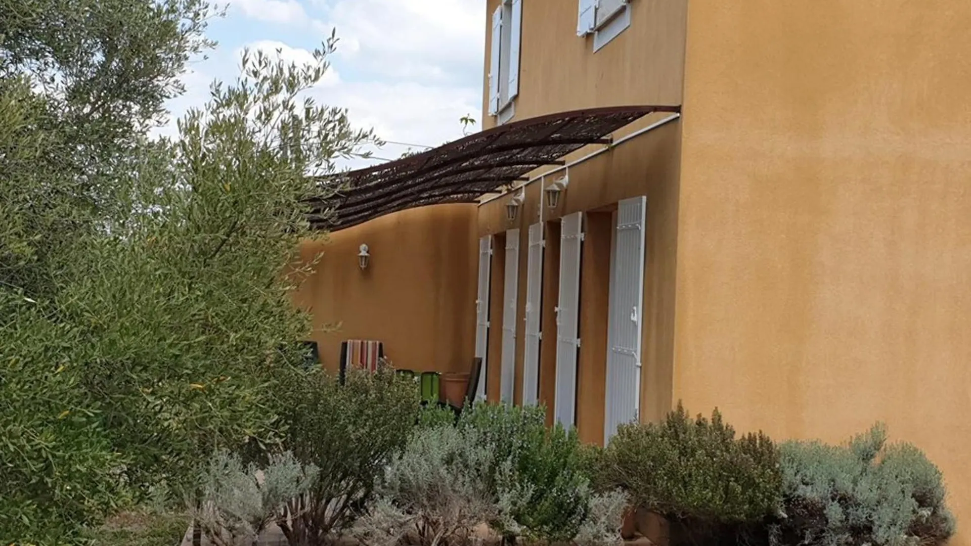 Superbe Villa Entouree D'Oliviers Proche Du Village D'Aups - Fr-1-822-7 France