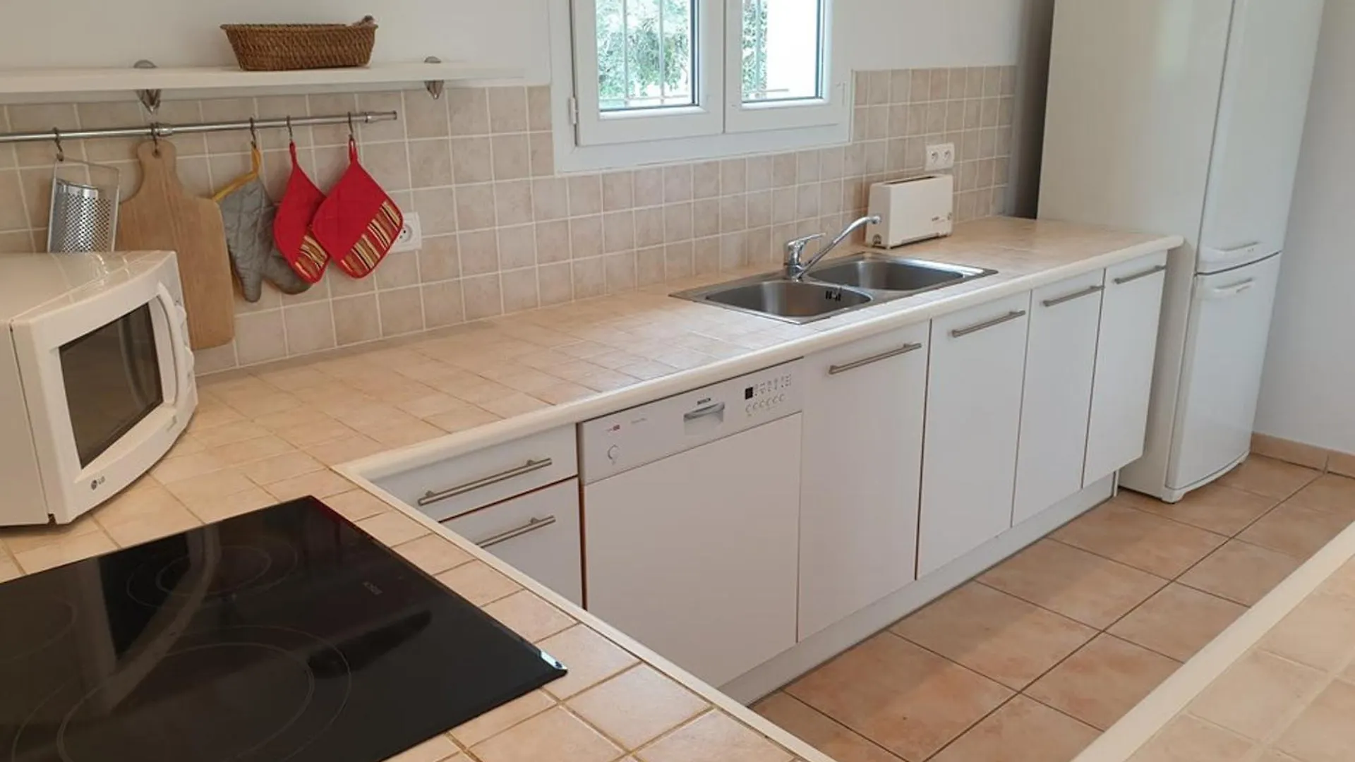 Superbe Villa Entouree D'Oliviers Proche Du Village D'Aups - Fr-1-822-7 0*, Aups